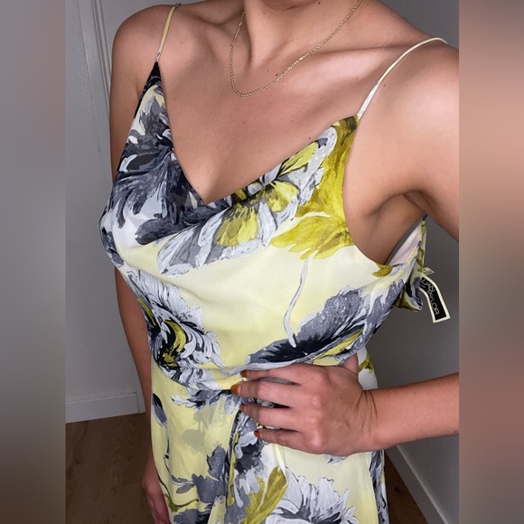 Julian Taylor Yellow Floral Dress with Ruffles - Picture 5 of 6